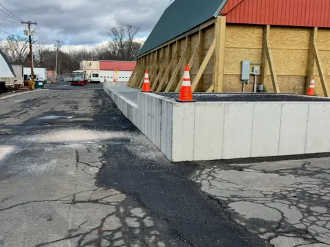 Concrete retaining wall, concrete work in New York