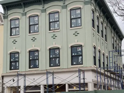 Facade victorian corner, facade renovation in New York