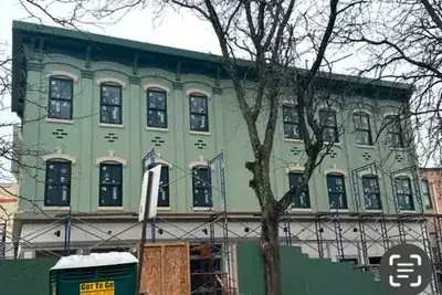 Facade victorian scaffold, facade renovation in New York