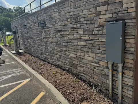 Masonry stone wall drive, masonry renovation in New York